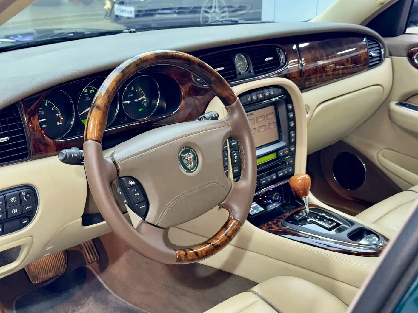 Jaguar XJ 2006 2007 Model XJ8L 4.2 Royal Long Wheelbase