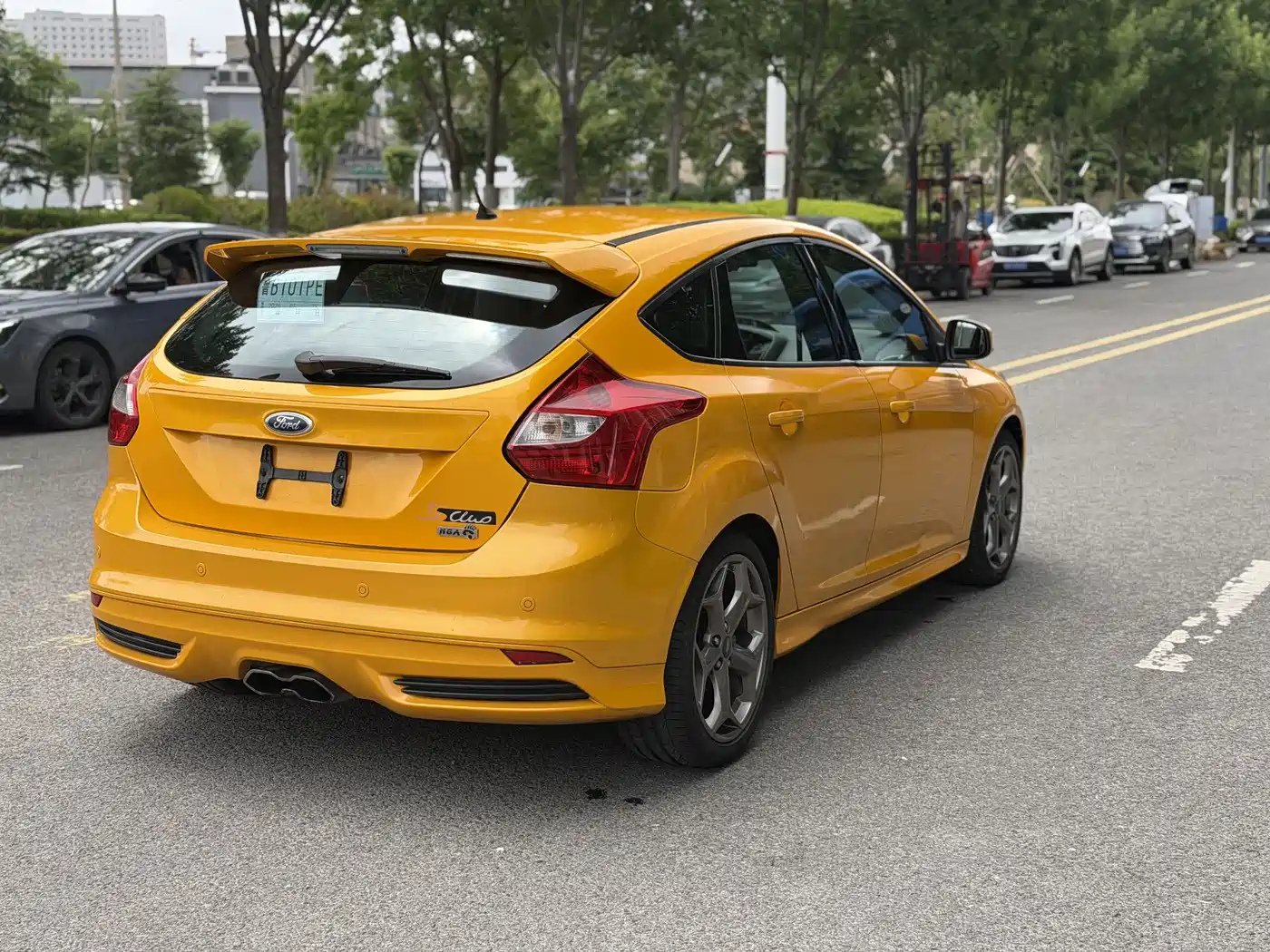 Ford Focus (Import) 2013 2.0T ST Orange Edition фото 5