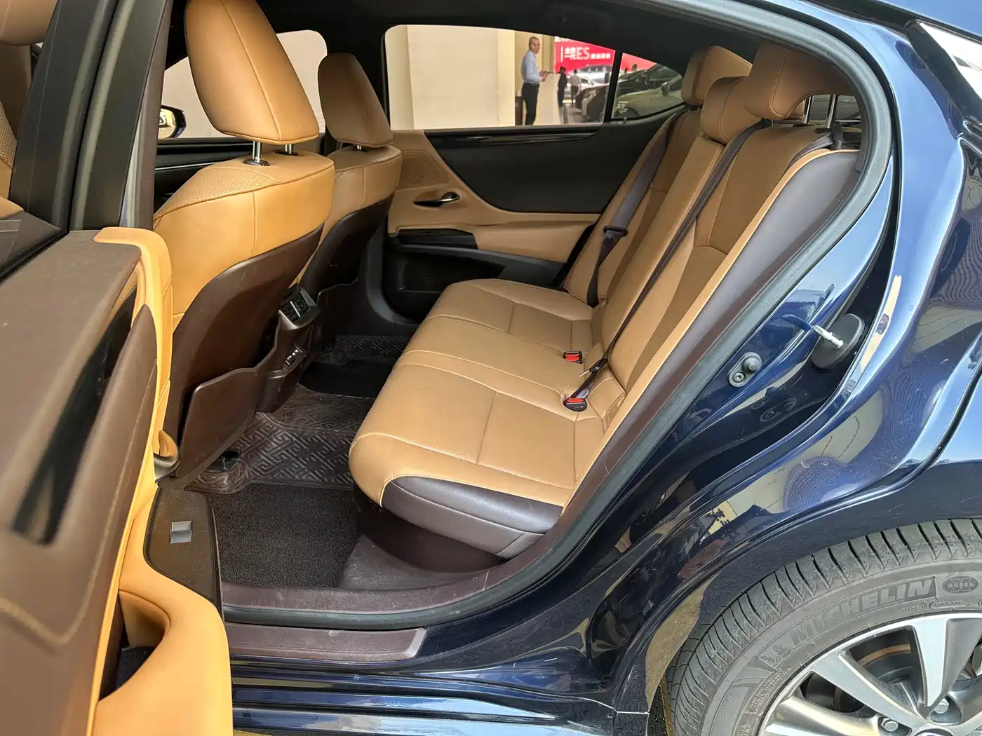 Lexus ES 2020 Model 300h Excellence Edition China V фото 14