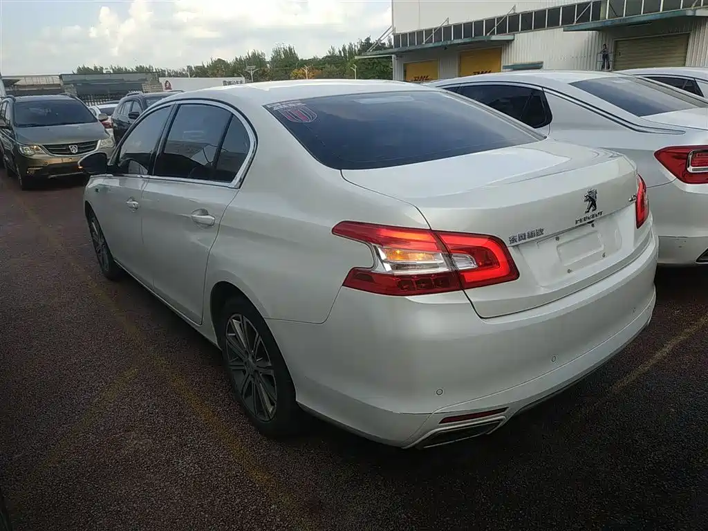 Peugeot 408 2016 1.6T Automatic Luxury Edition фото 5
