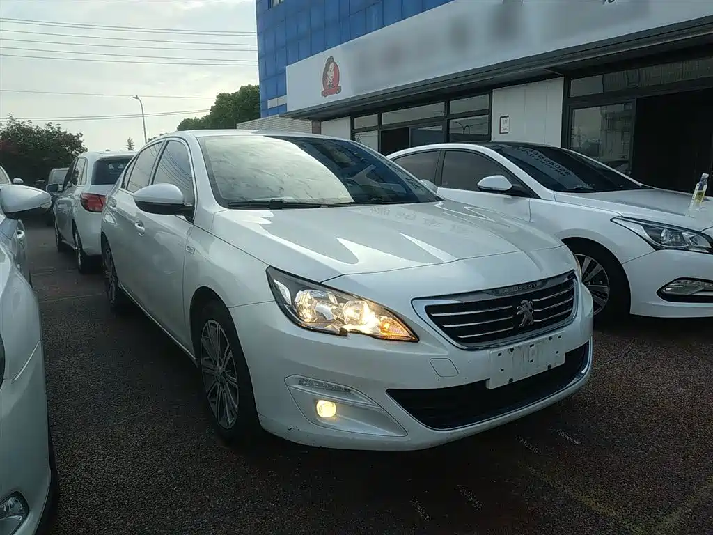 Peugeot 408 2016 1.6T Automatic Luxury Edition фото 4