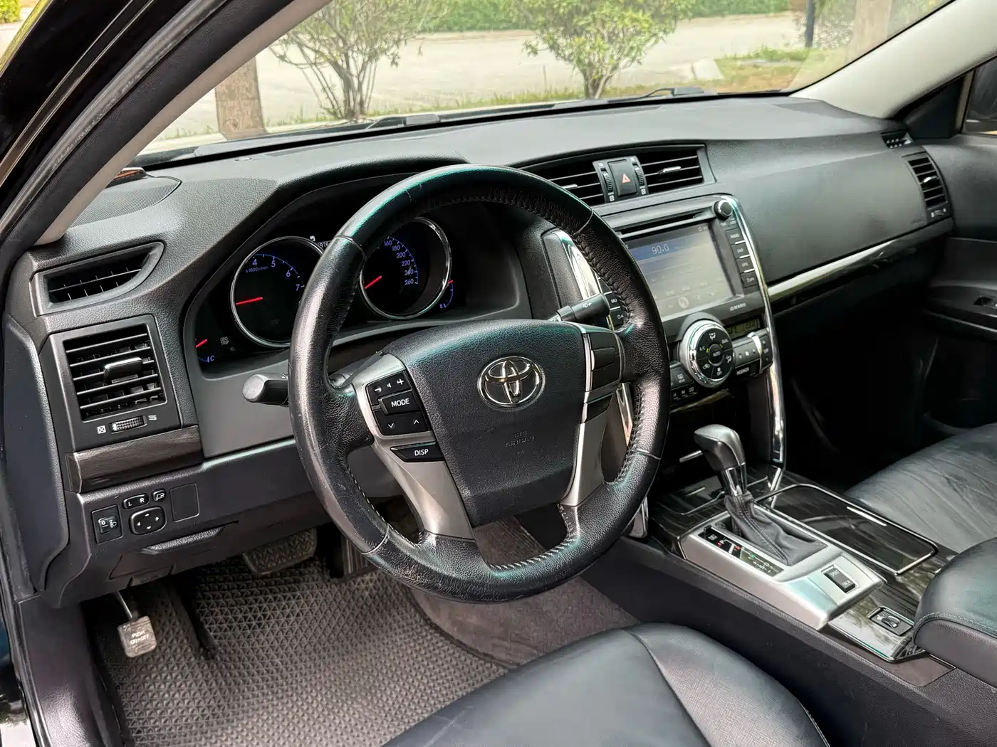 Toyota Reiz 2012 2.5V Grace Elite Styling Edition фото 4