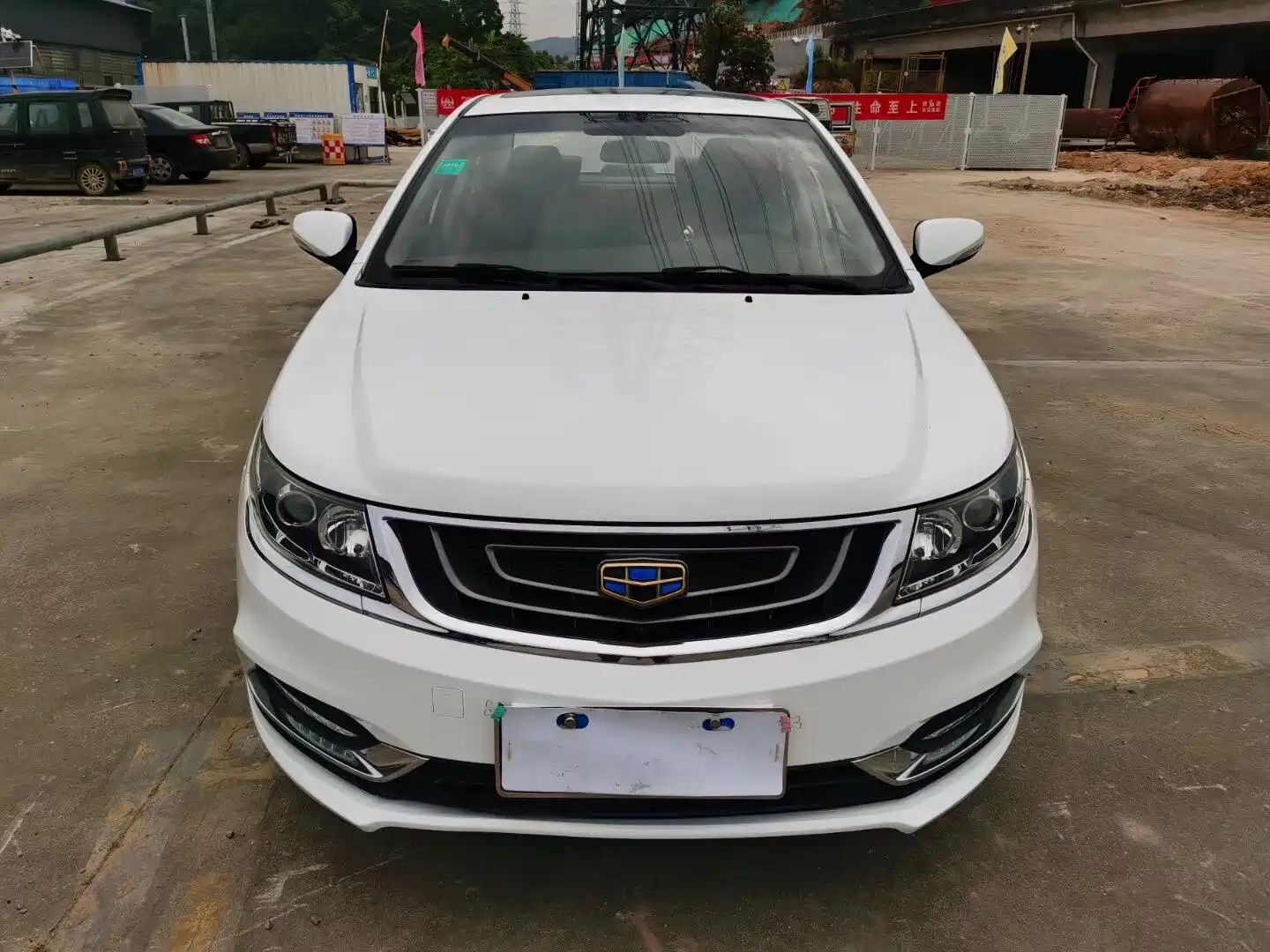 Фото 2 - Geely Vision