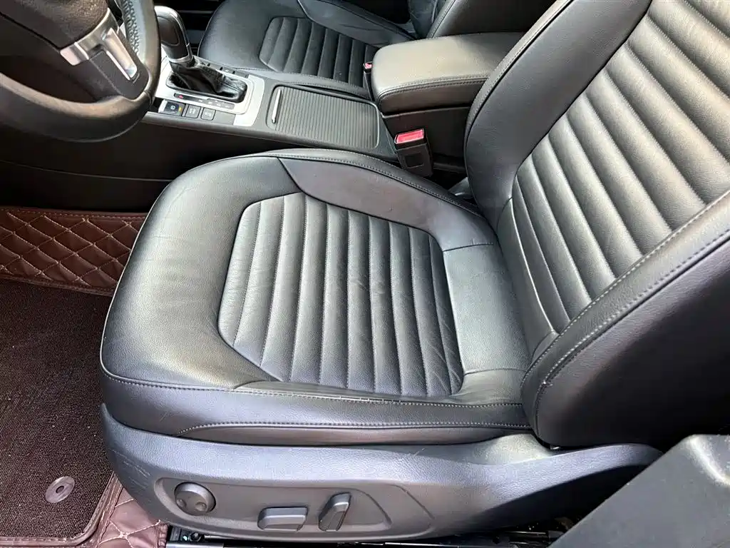 Volkswagen Magotan 2016 1.8TSI Smart Comfort фото 10