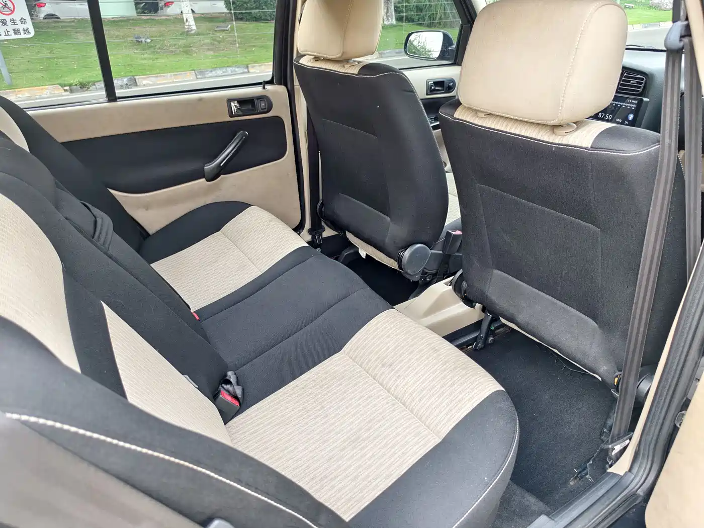 Volkswagen Jetta 2012 1.6L Commemorative Edition фото 8