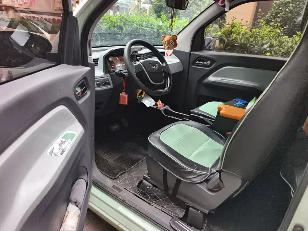 Photo 14 - Wuling Motors Hongguang MINIEV