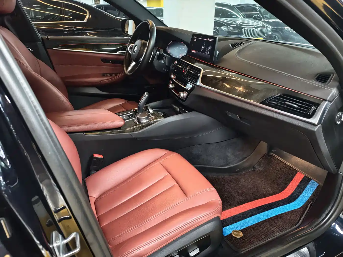 BMW 5 Series 2020 530Li Leading M Sport Package фото 14