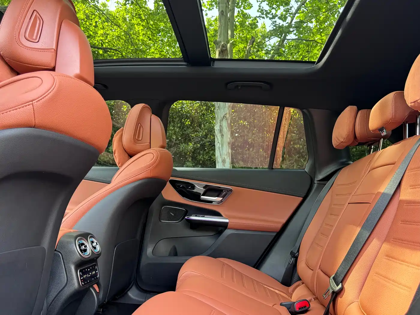 Mercedes-Benz GLC 2024 Facelift GLC 300 L 4MATIC Sport 5-seater фото 11