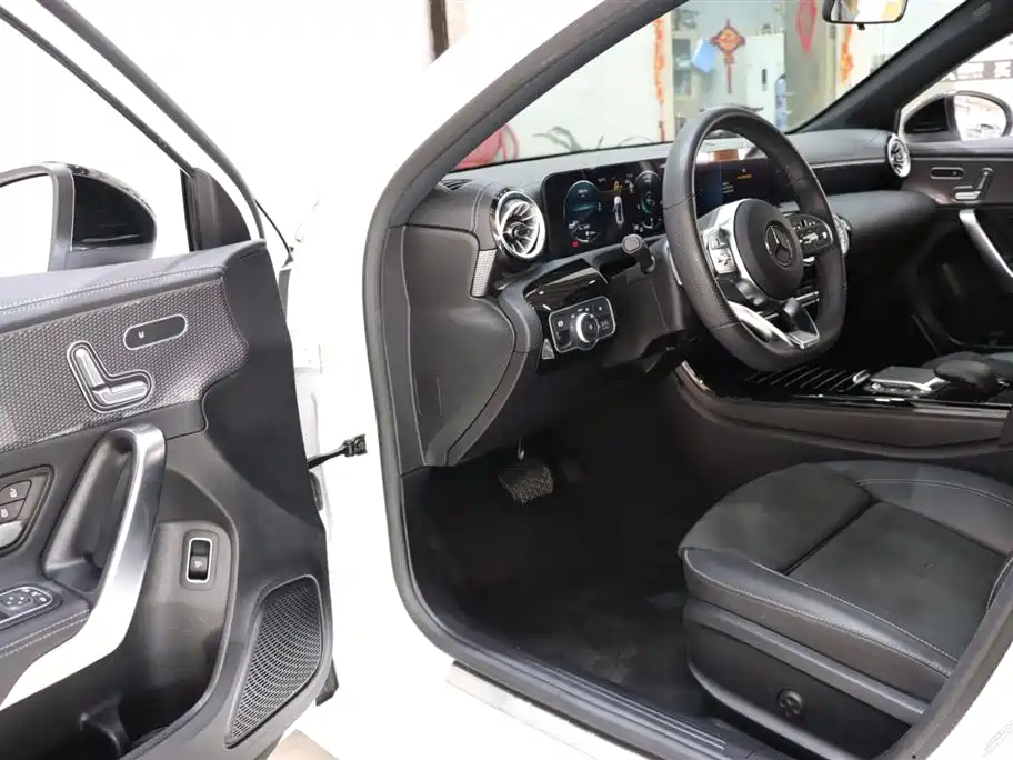 Mercedes-Benz A-Class 2022 Facelift III A 200 L Sport Sedan Fashion фото 9