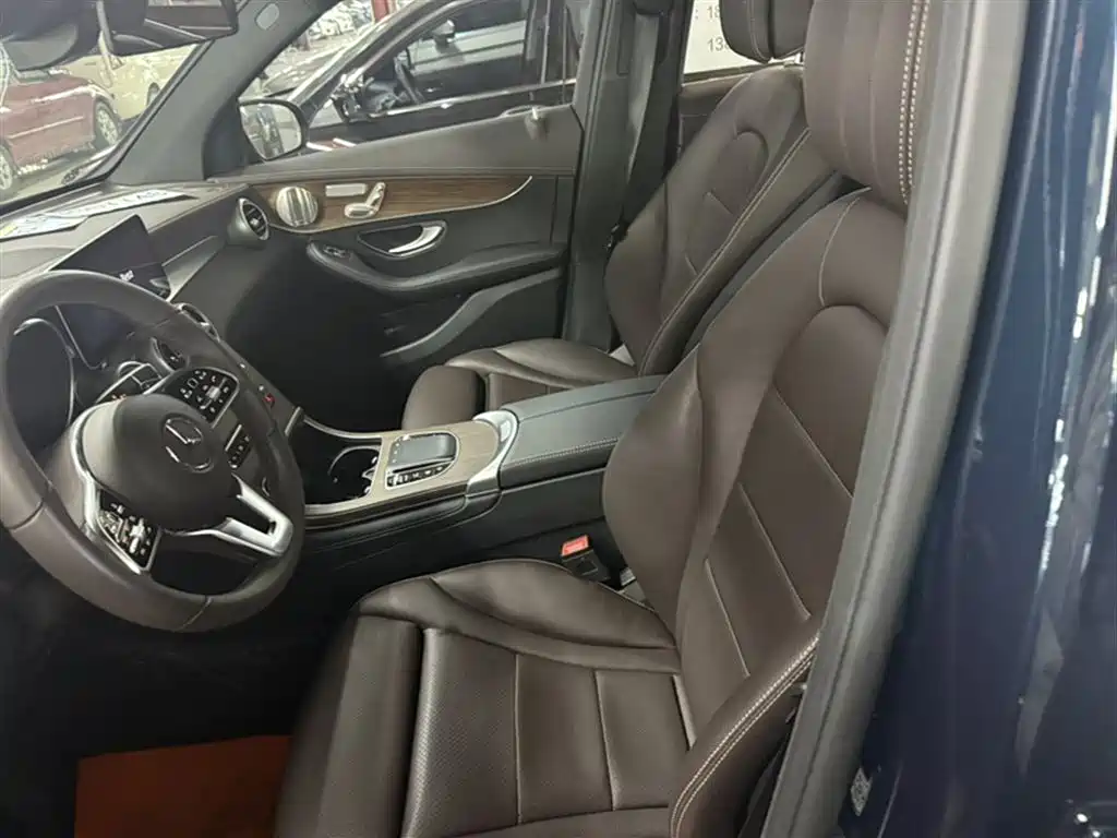 MERCEDES-BENZ GLC