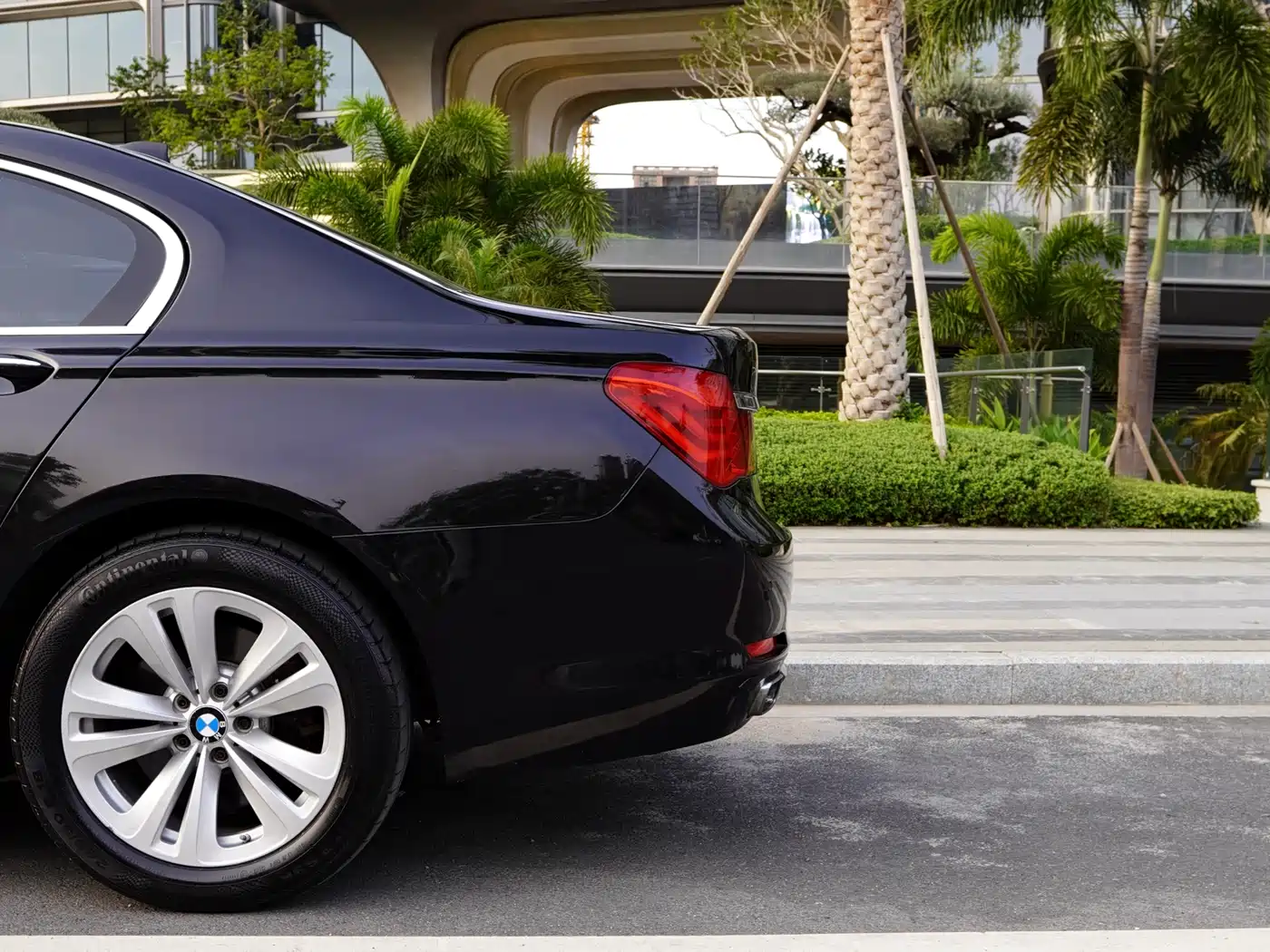 BMW 7 Series 2009 730Li Luxury фото 25