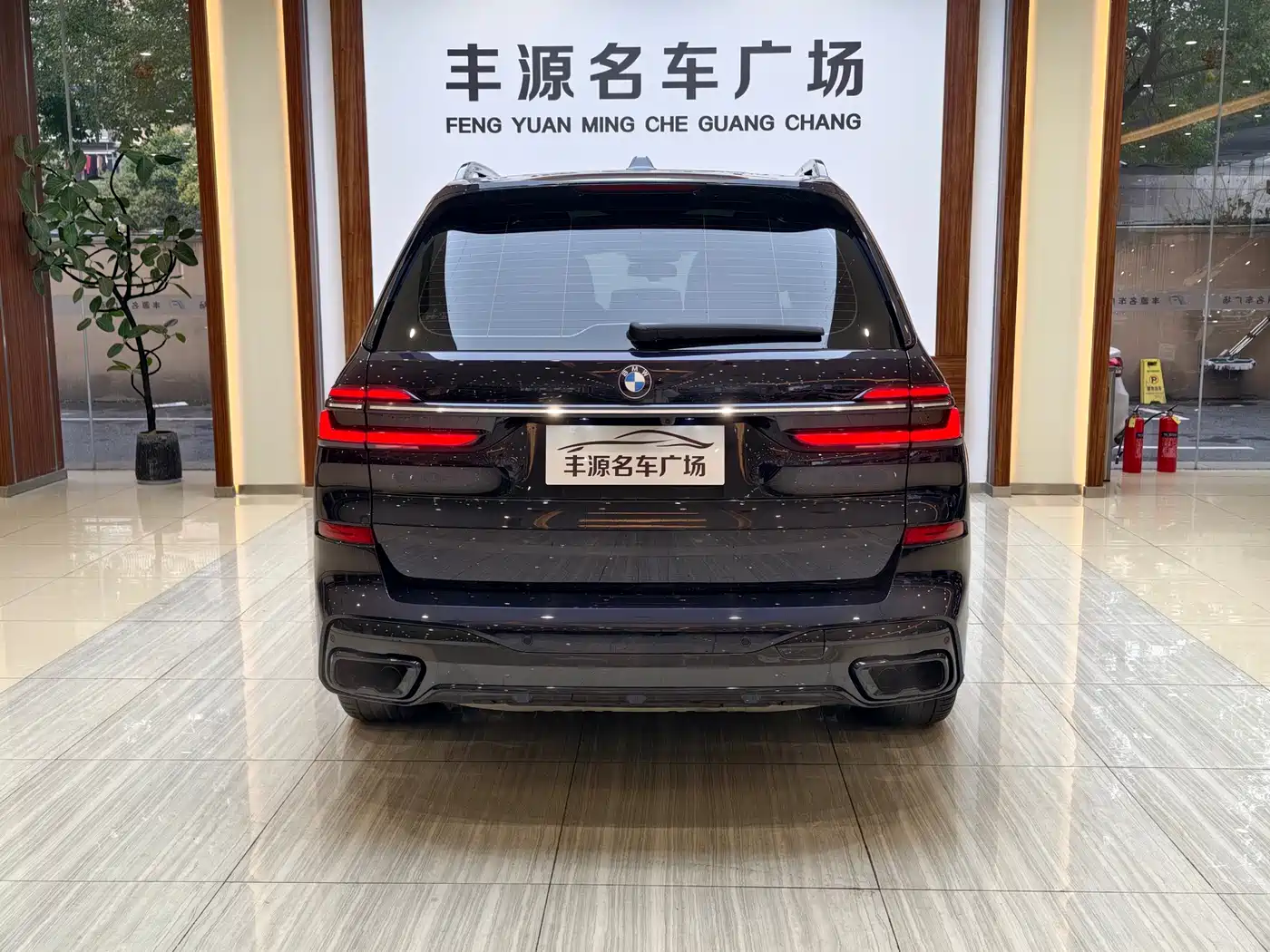BMW X7 2023 xDrive40i Exclusive M Sport Package фото 30