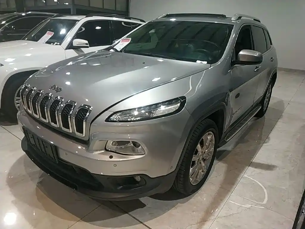 Jeep Cherokee (Import) 2015 2014 2.4L Luxury