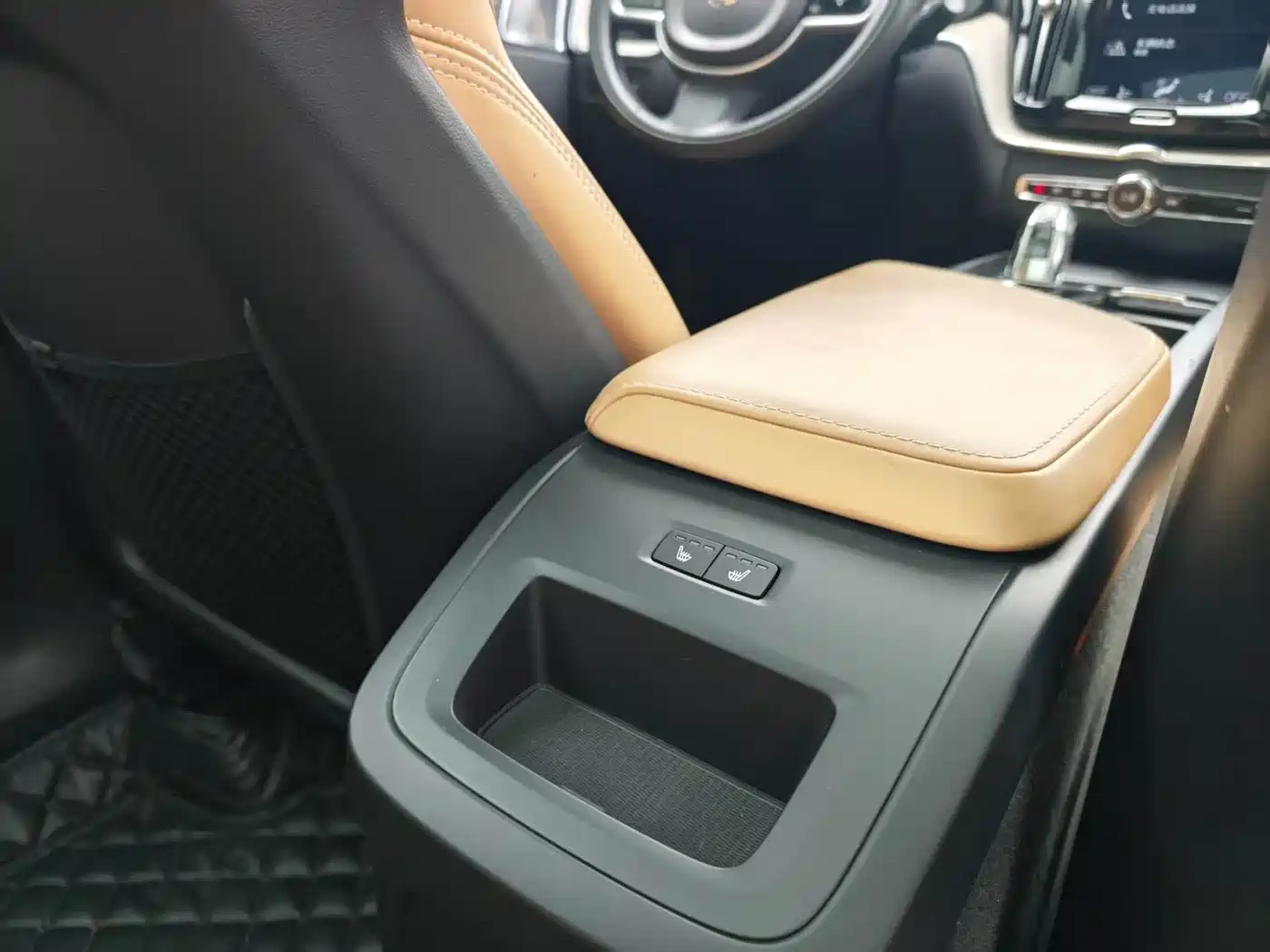 VOLVO XC60 PLUG IN HYBRID