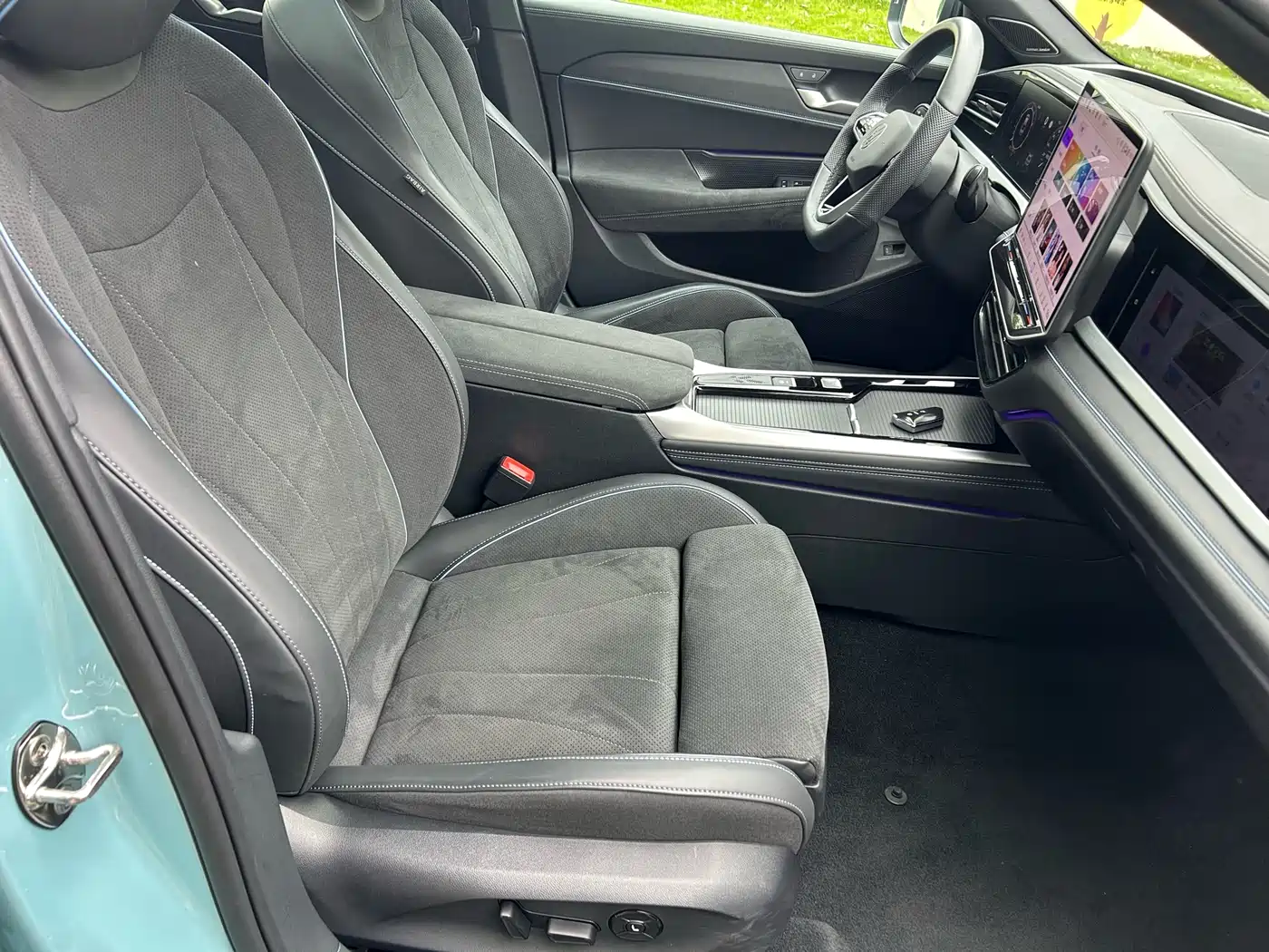 Volkswagen Passat 2025 Model Pro 380TSI Starlight Dragon Premium Edition фото 22