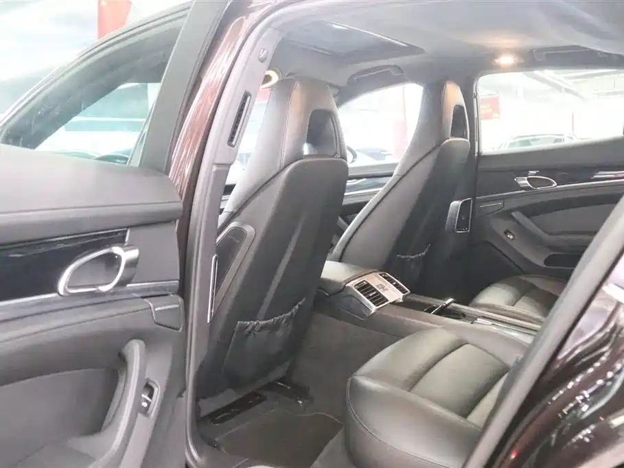 Porsche Panamera 2010 Panamera 3.6L фото 17