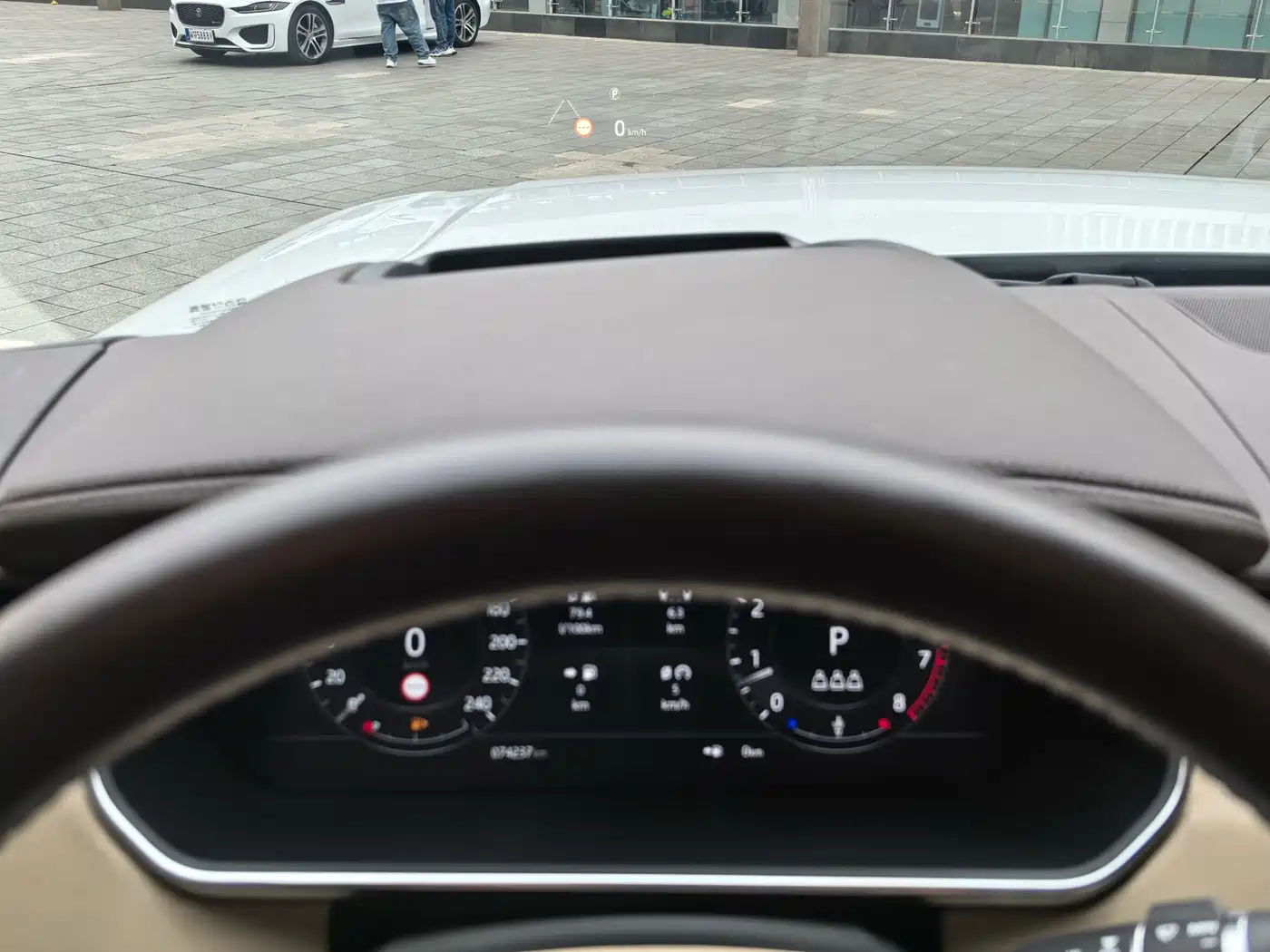 Land Rover Range Rover 2021 3.0 L6 Heritage Extended Classic Edition фото 17
