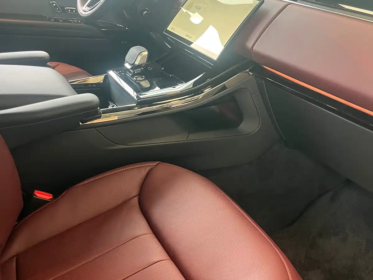 Land Rover Range Rover Sport фото 12