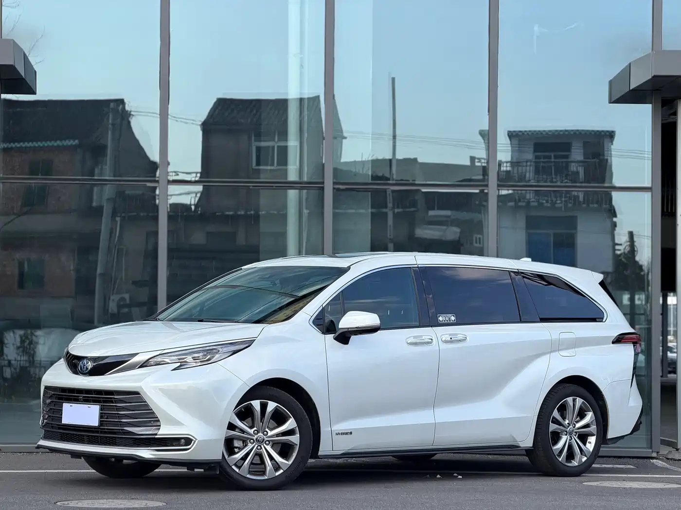 Toyota Sienna 2023 2.5L Hybrid Premium Edition
