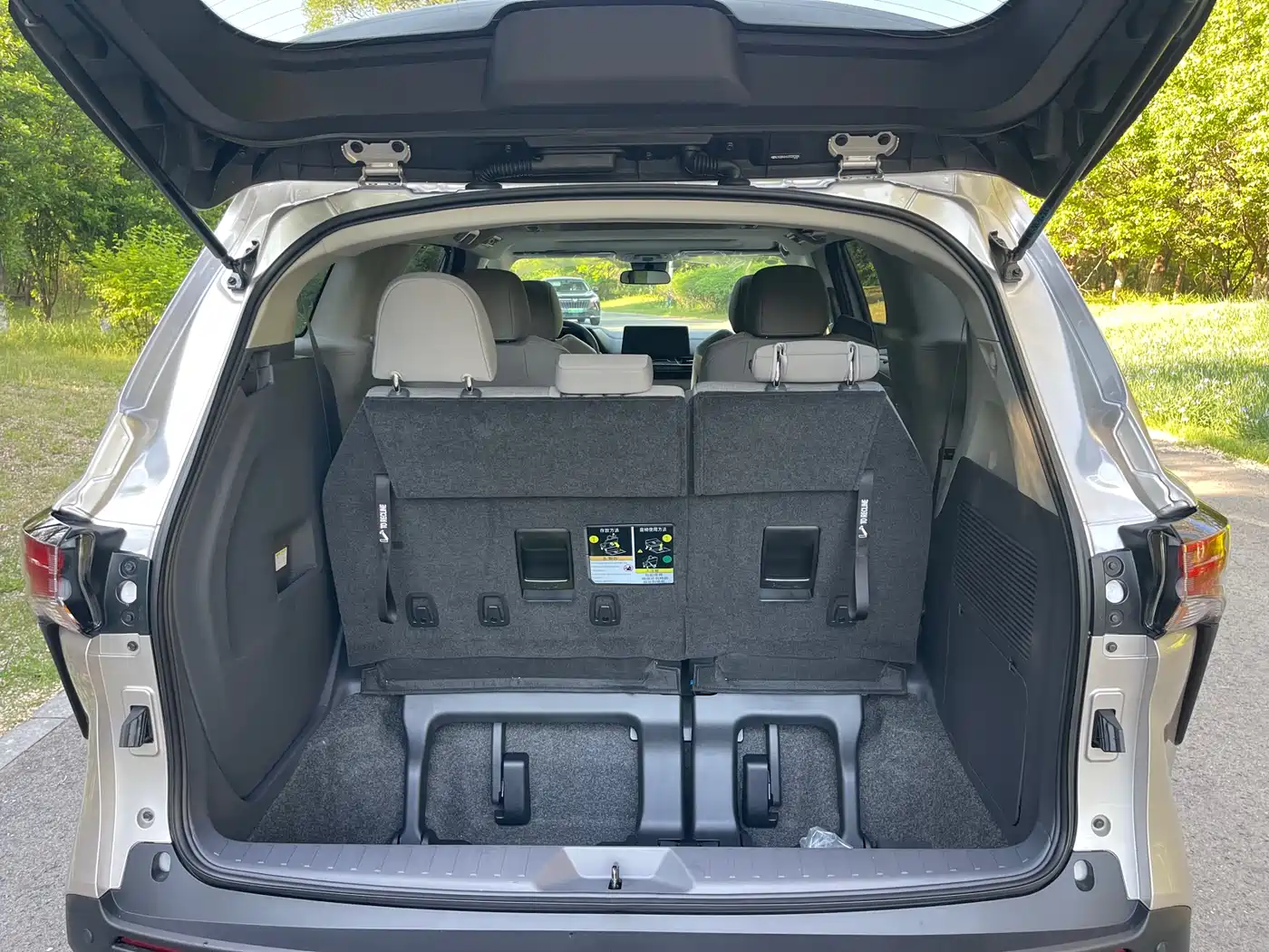 Toyota Sienna 2026 Model 2.5L Hybrid 2WD Comfort Edition фото 12