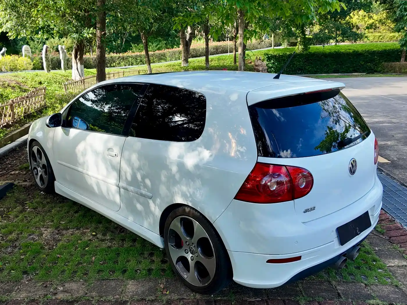 Volkswagen Golf (Import) 2006 GTI 2.0T 3-Door фото 17