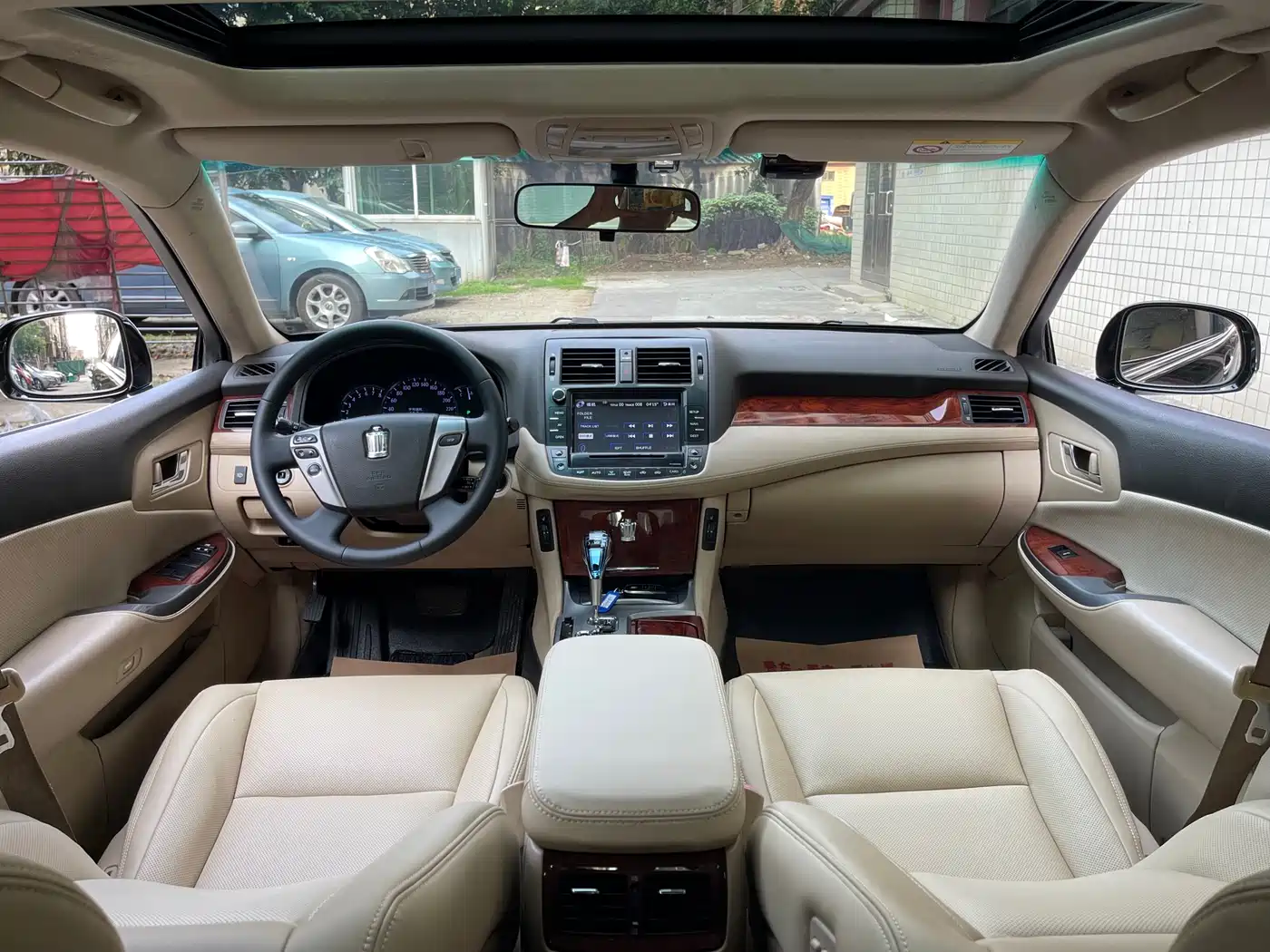 Toyota Crown 2012 2.5L Royal Leather Edition фото 9