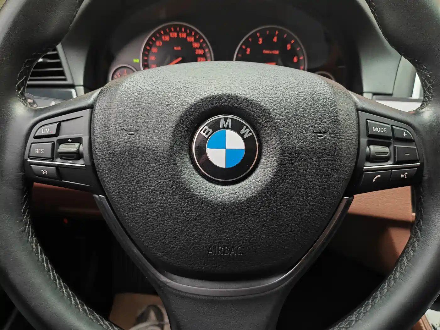 BMW 5 Series 2017 520Li Classic Edition фото 17