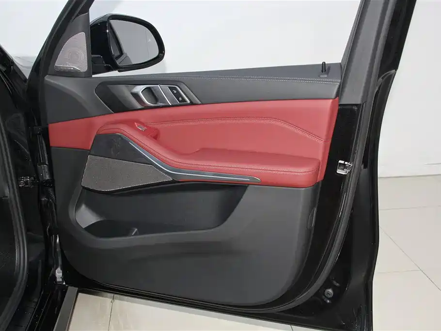 BMW X5 2025 Model xDrive 30Li Exclusive M Sport Blackout Package фото 34