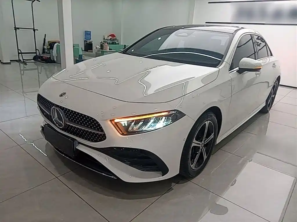 Mercedes-Benz A-Class 2023 A 200 L Fashion фото 2