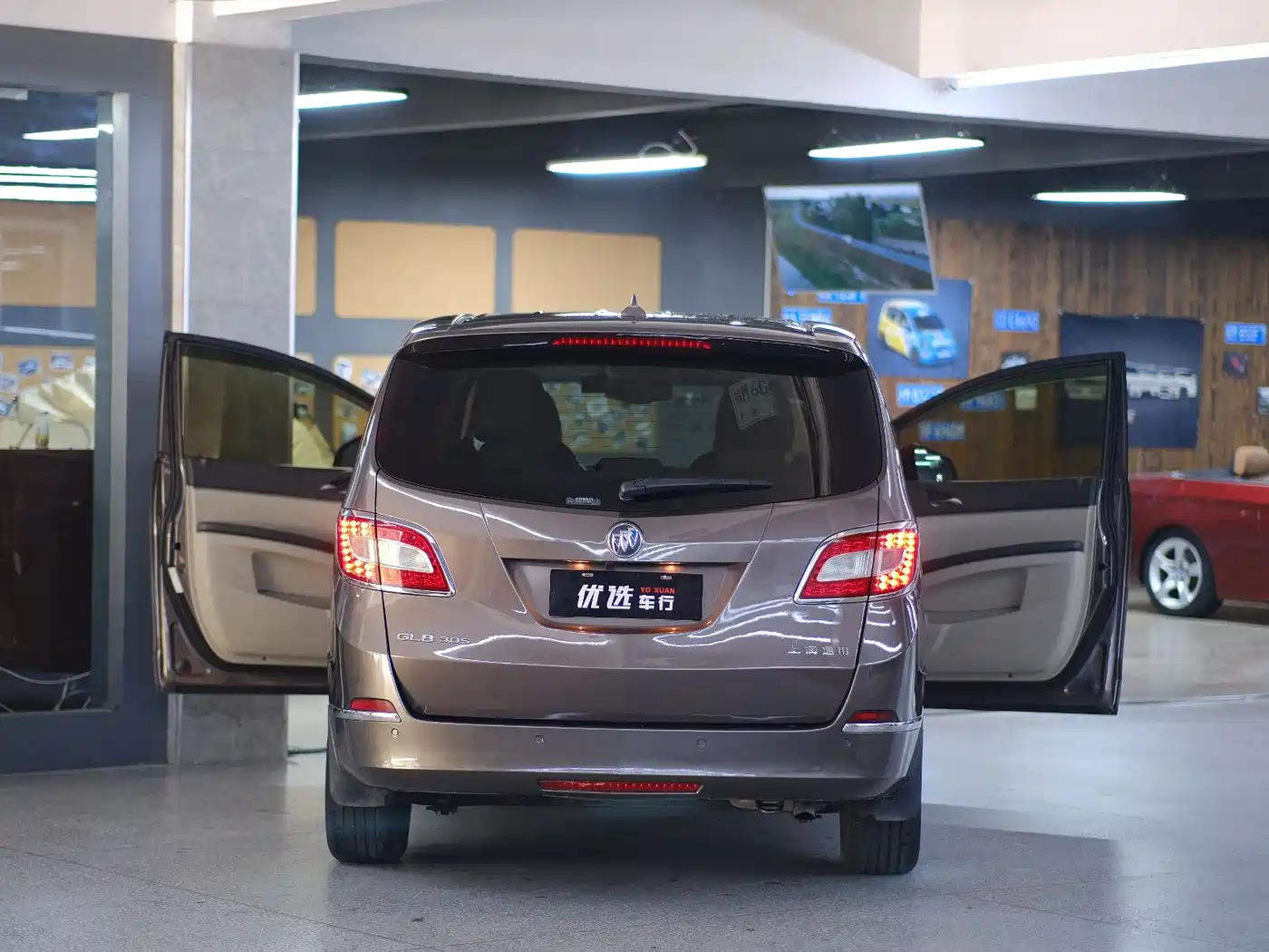 Buick GL8 2013 2.4L LT Luxury Business Executive Edition фото 2