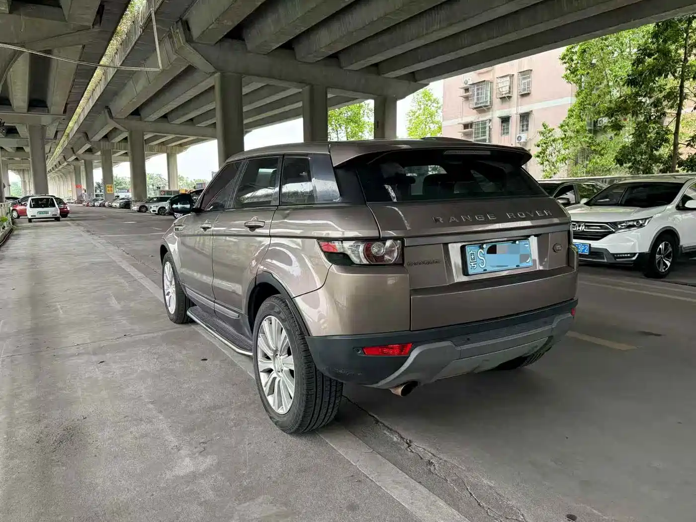 Land Rover Range Rover Evoque 2015 2.0T 5-Door Intelligent Edition фото 4