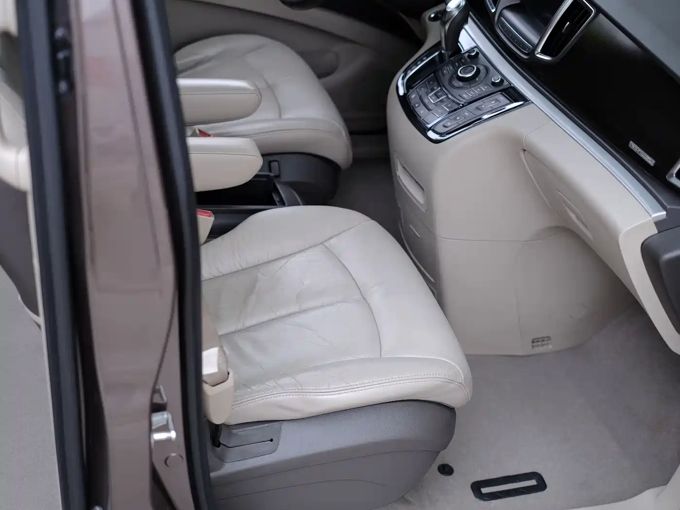 Buick GL8 2013 2.4L LT Luxury Business Executive Edition фото 42