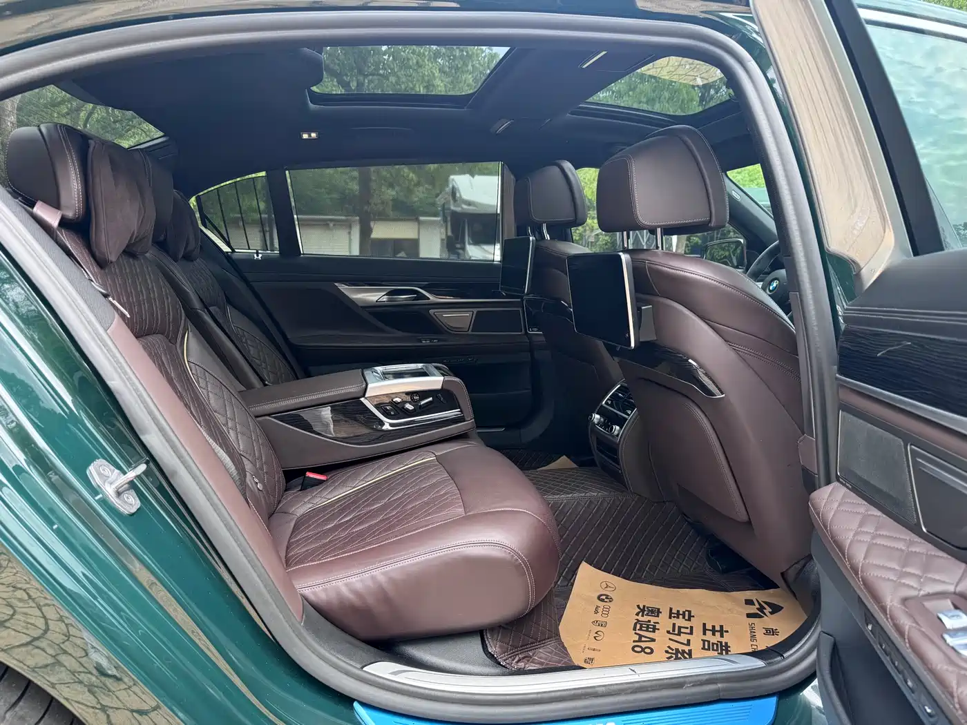 BMW 7 Series 2019 740Li Premium Luxury Package фото 15