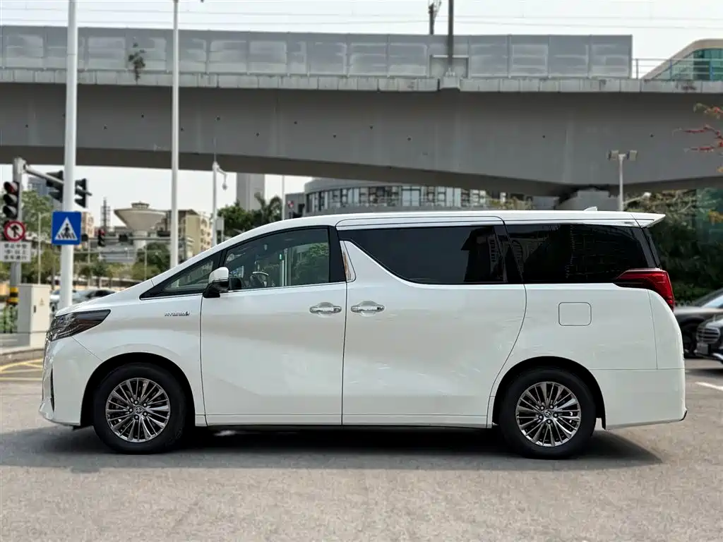 Toyota Alphard 2021 Hybrid 2.5L Premium фото 3