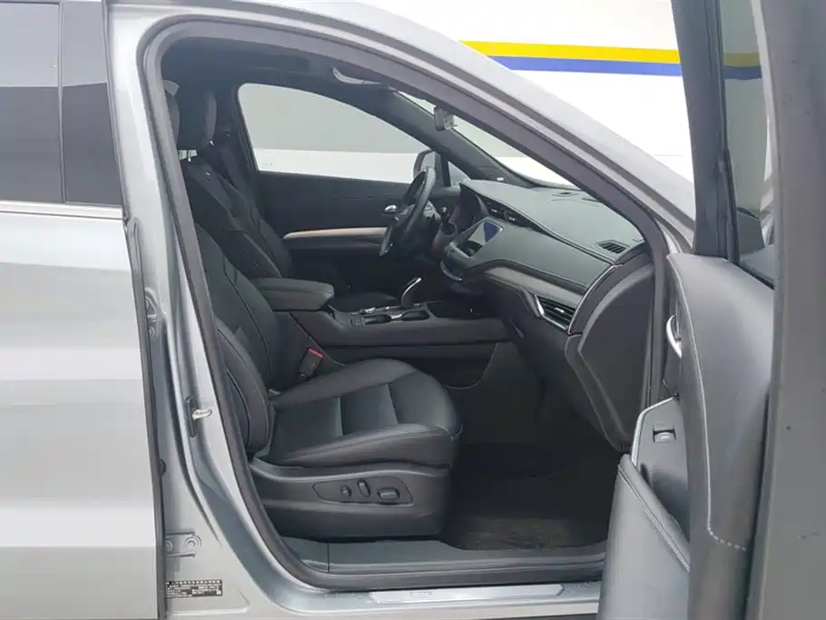 Cadillac XT4 2022 28T FWD Luxury фото 8