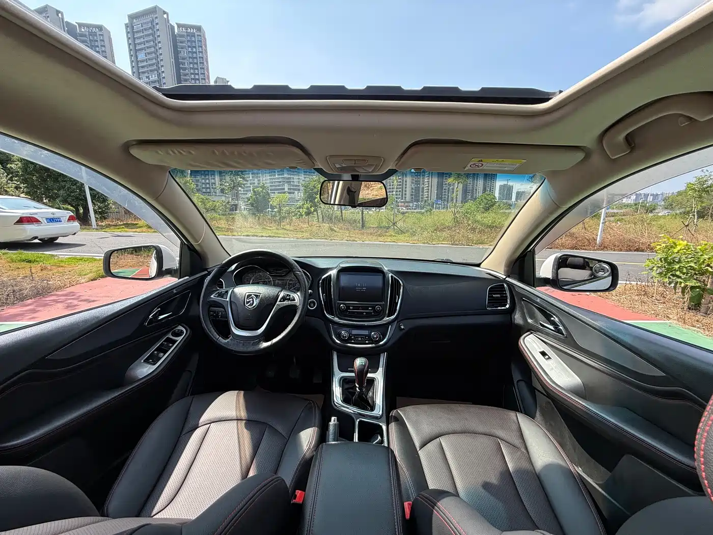 Baojun 560 2016 2016 1.5T Manual Luxury