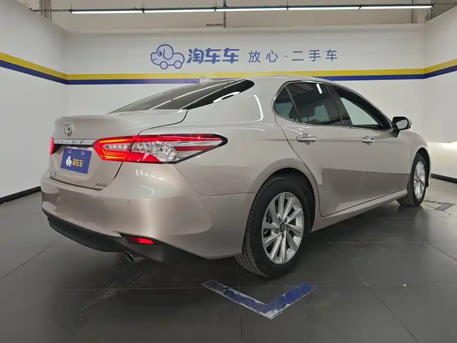 Toyota Camry 2021 2.0G Luxury Edition фото 3