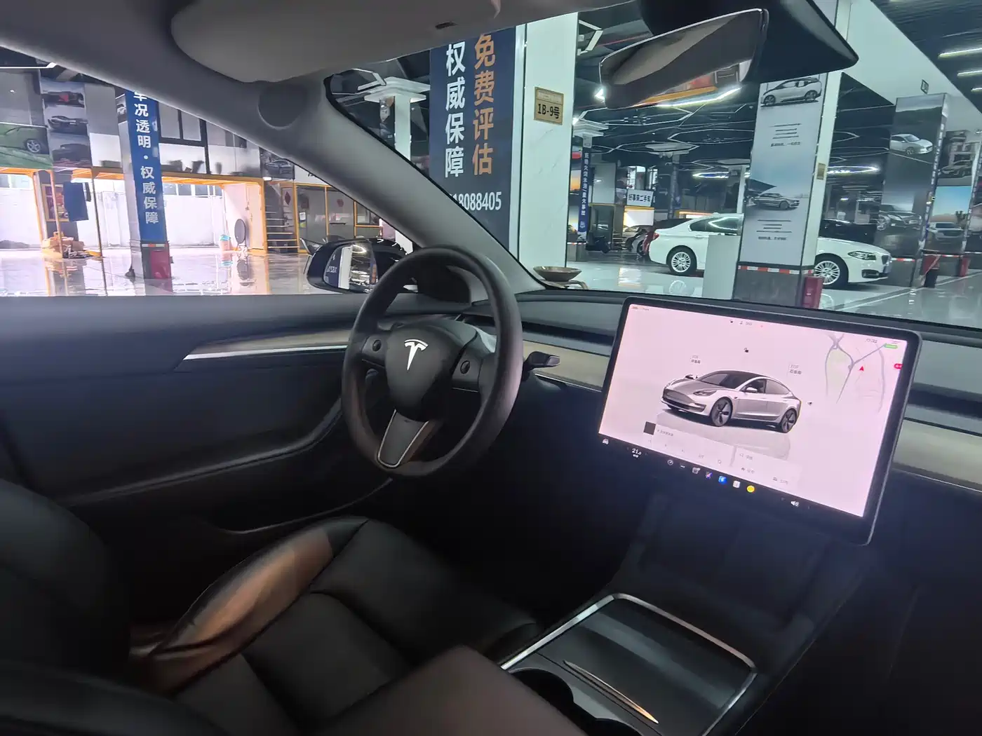TESLA MODEL 3