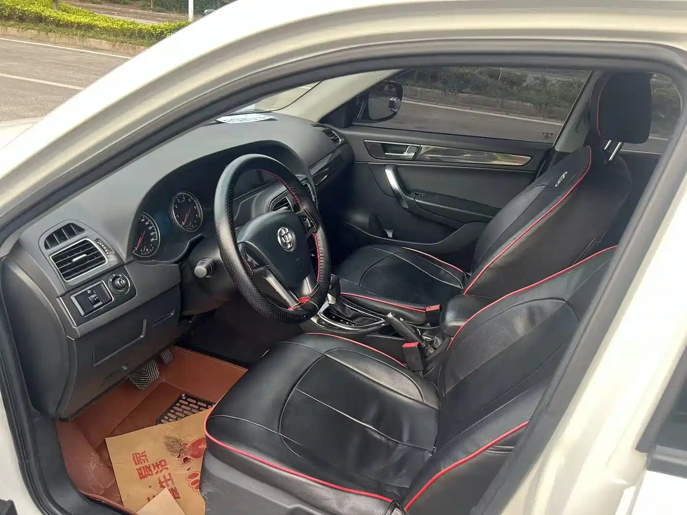 Zhonghua V5 2015 2014 1.5T Automatic 2WD Sport