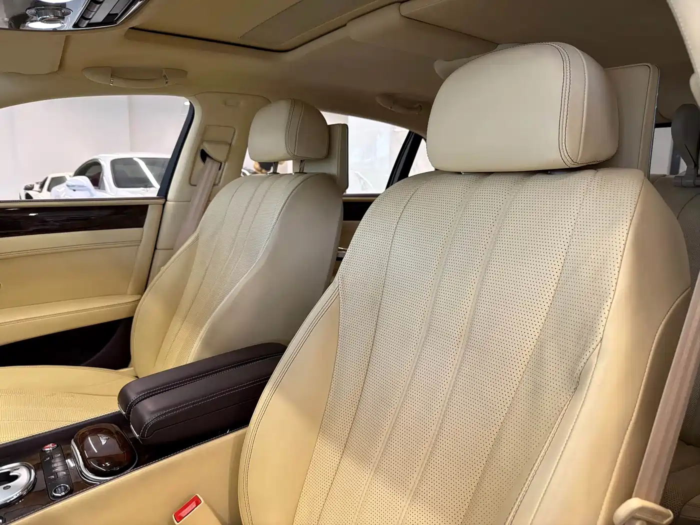 Photo 6 - Bentley Flying Spur