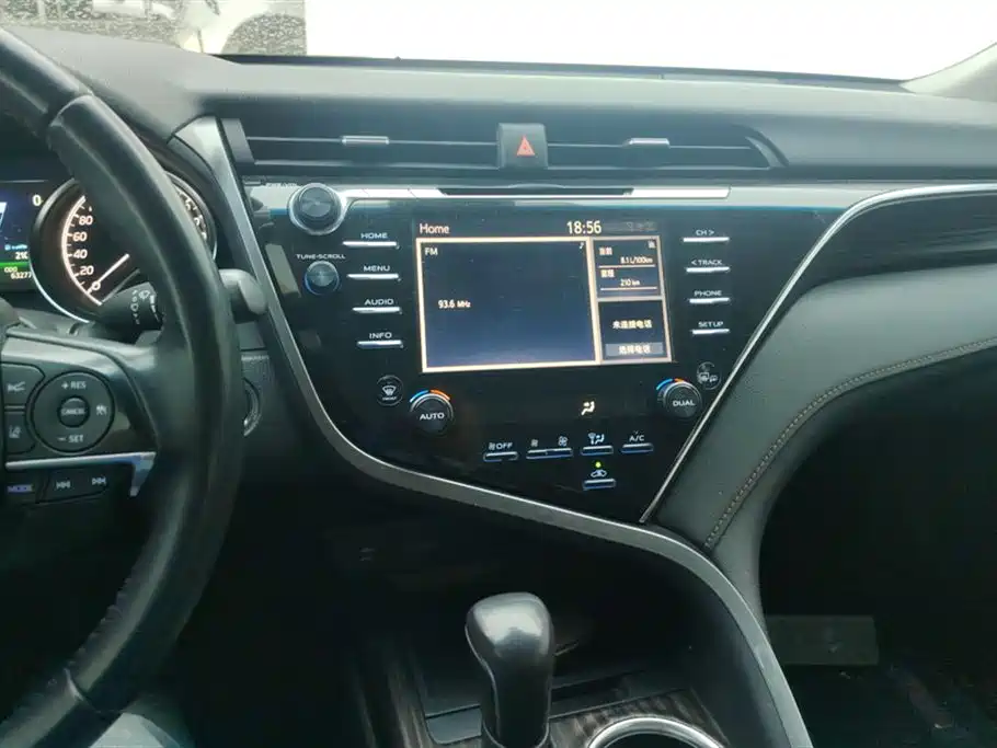 Toyota Camry 2018 2.5G Luxury Edition фото 13