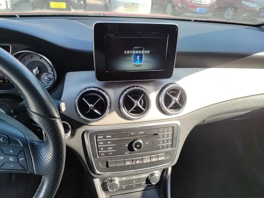 Mercedes-Benz GLA 2016 GLA 200 Dynamic фото 13
