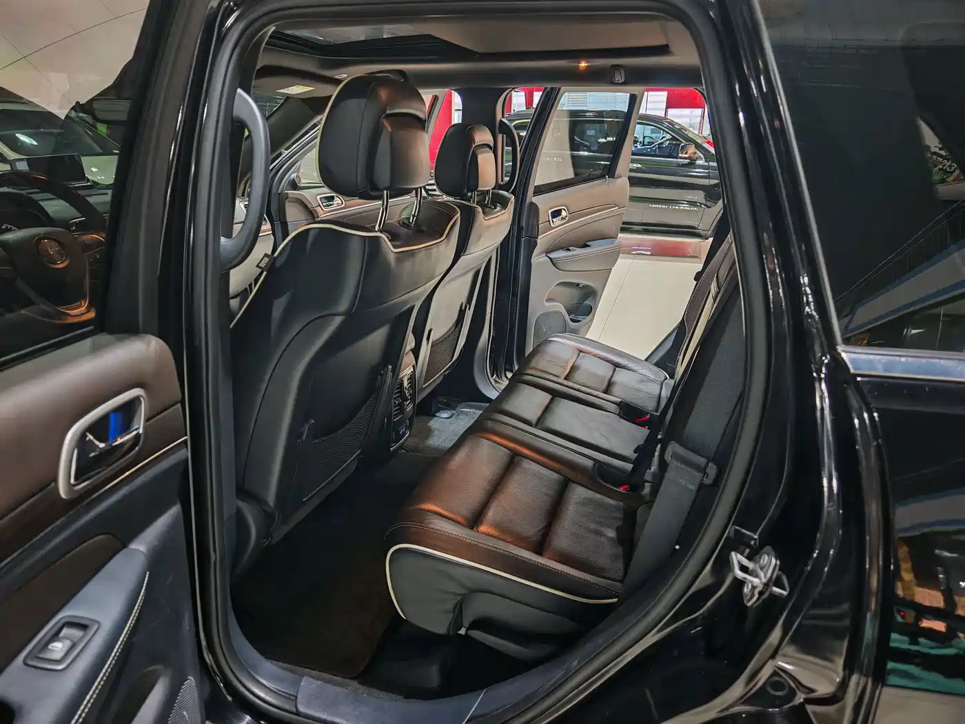Фото 5 - Jeep Grand Cherokee (Import)