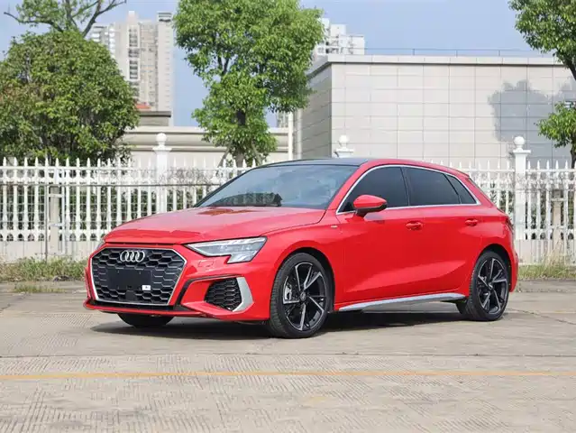 Audi A3 Sportback 35 TFSI, Стиль Спорт