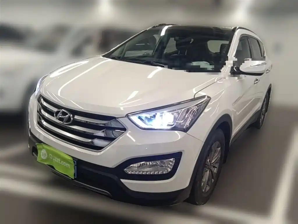 Hyundai Santa Fe 2015 2.4L Automatic 4WD Smart 5-seater
