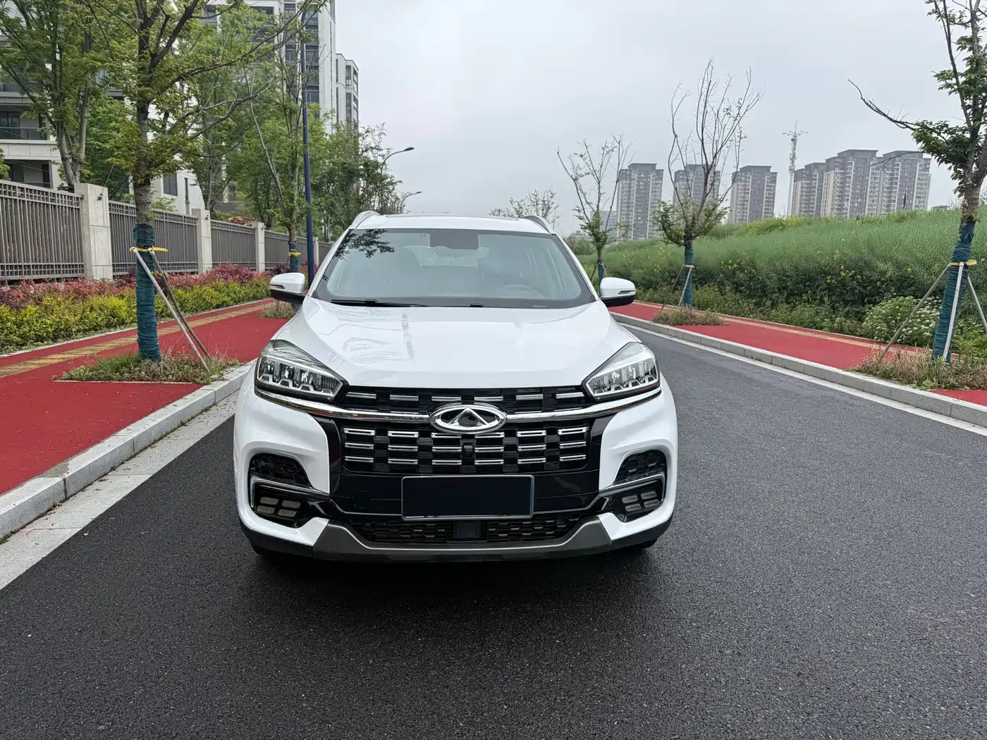 Photo 2 - Chery Tiggo 8
