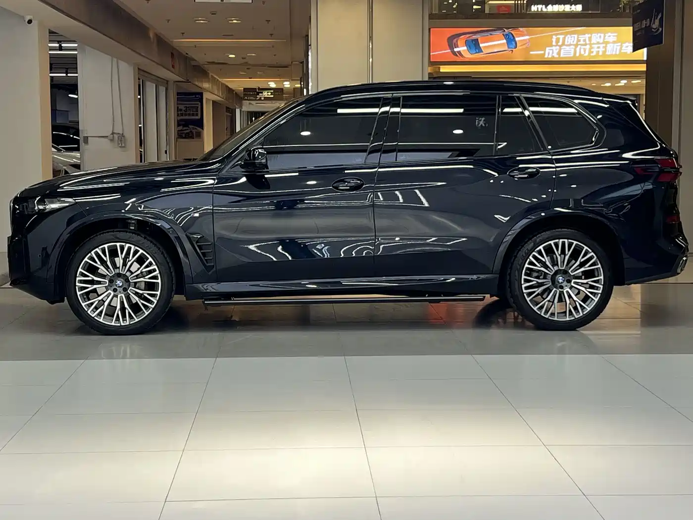 BMW X5 2023 xDrive 30Li Premium M Sport Black Night Package фото 4