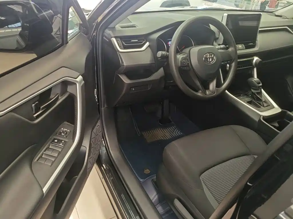 Toyota Wildlander 2023 2022 Facelift 2.0L CVT 2WD Leading Edition