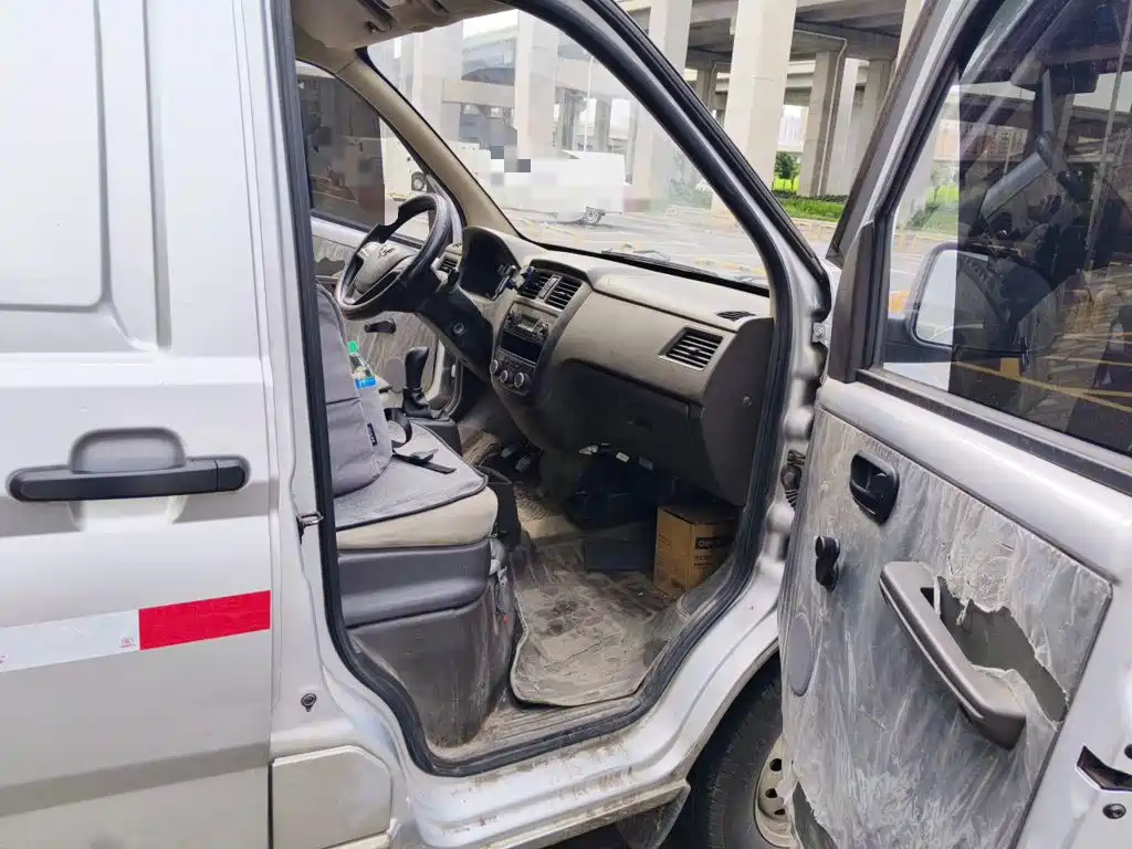 Фото 20 - Wuling Motors Wuling Rongguang S