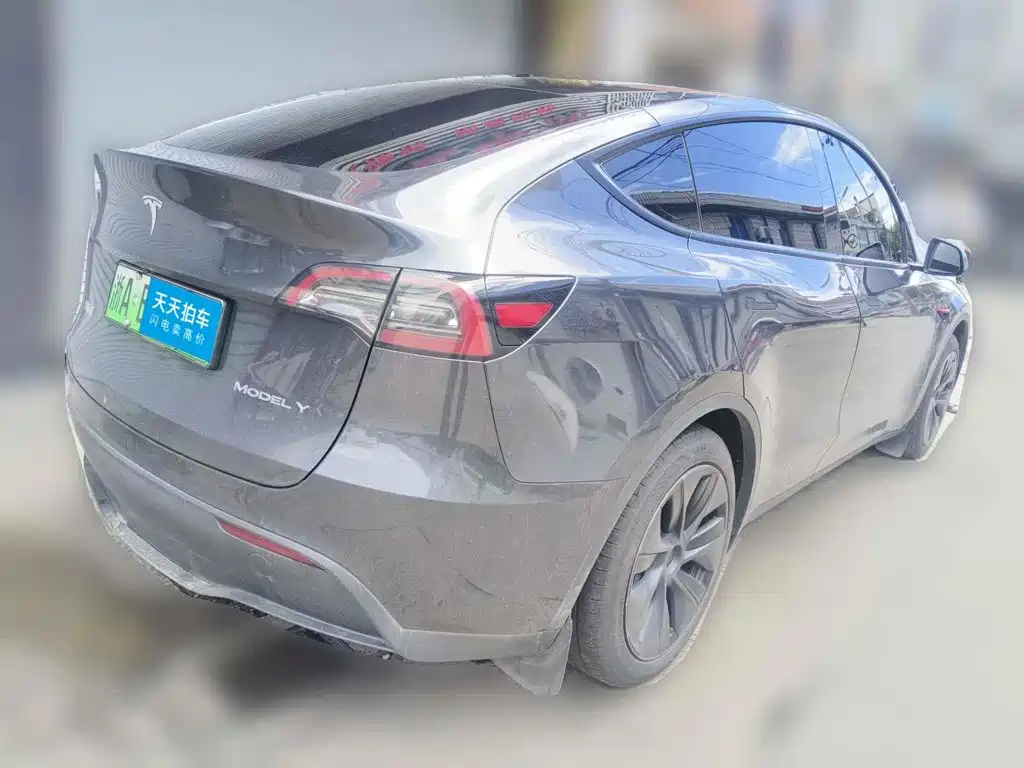 صورة 5 - Tesla Model Y